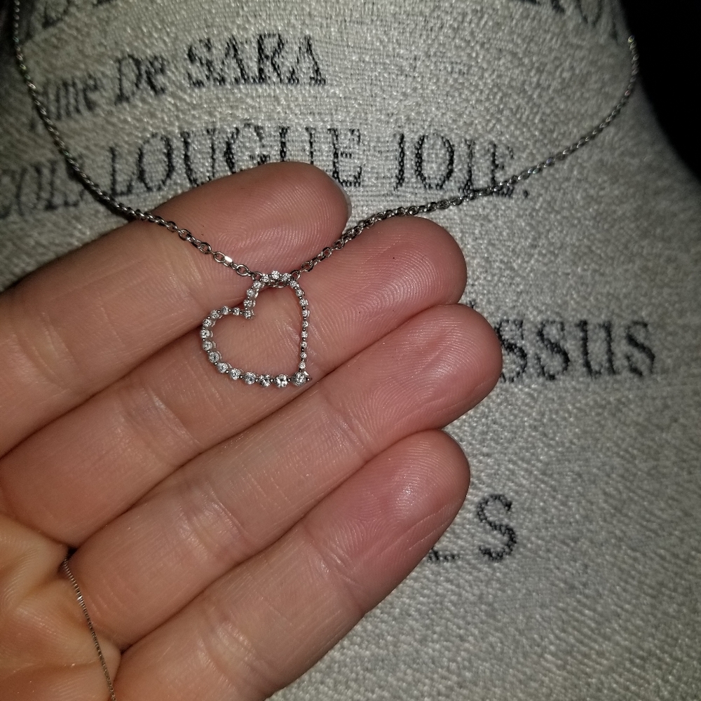 Heart diamond necklace